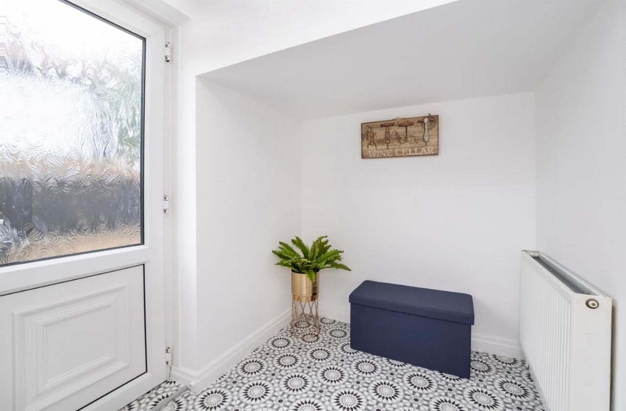 Vila Stylish Hot Tub House With Free Parking! York Exteriér fotografie