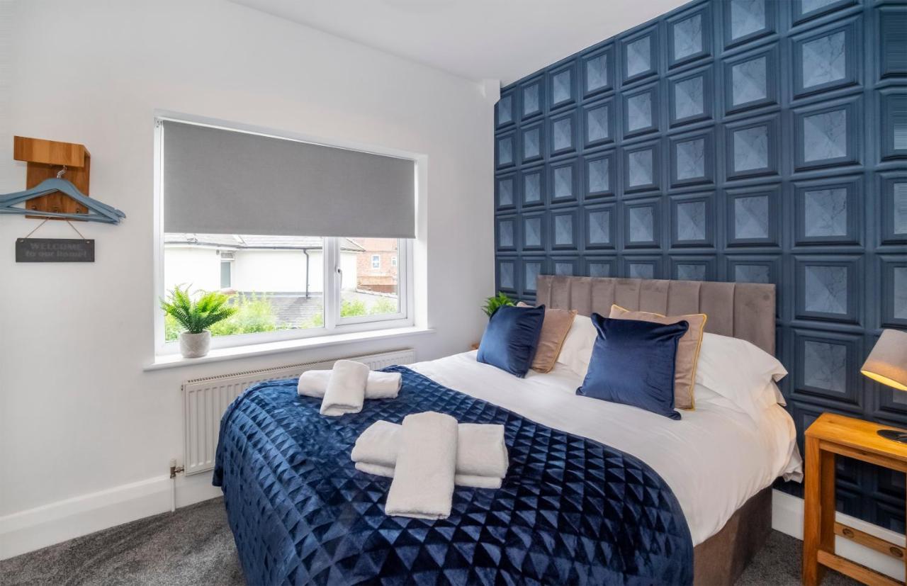 Vila Stylish Hot Tub House With Free Parking! York Exteriér fotografie