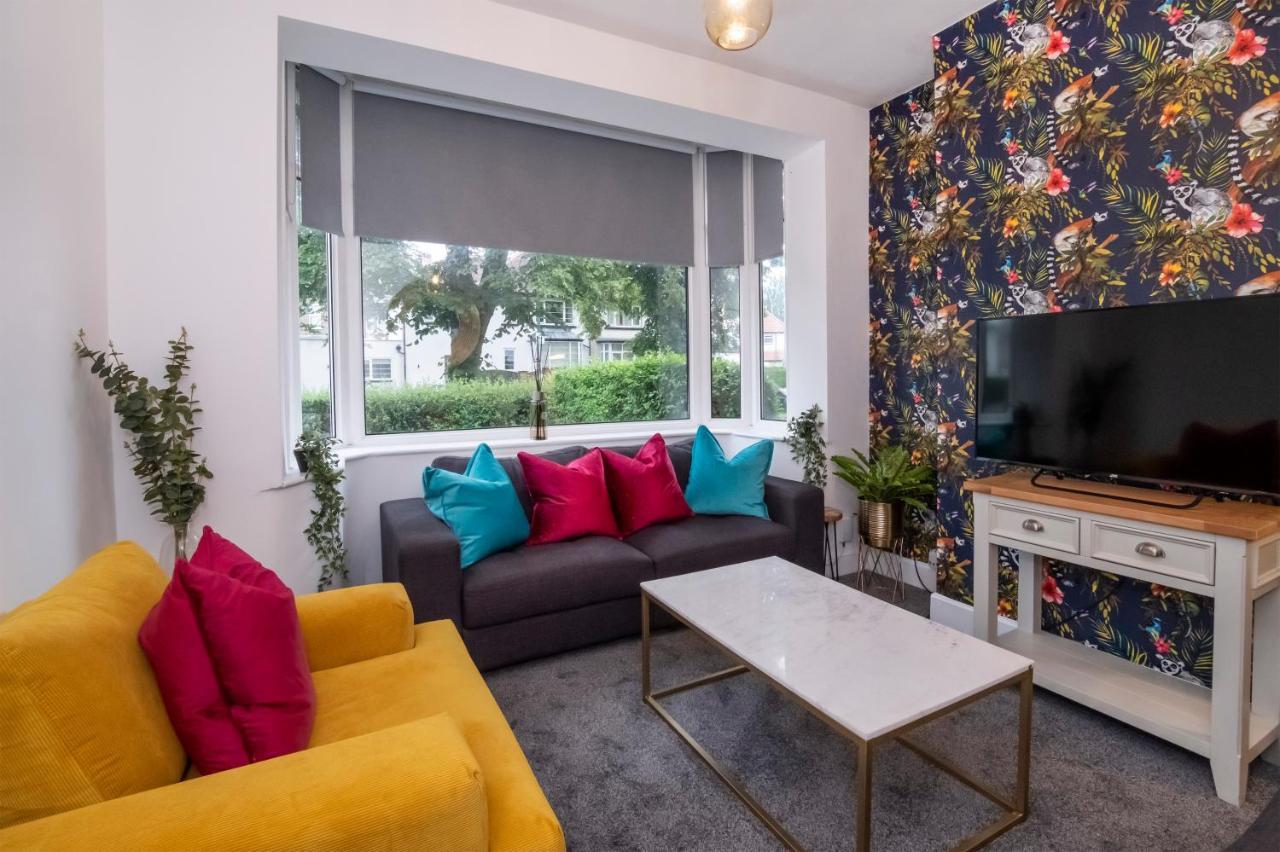 Vila Stylish Hot Tub House With Free Parking! York Exteriér fotografie
